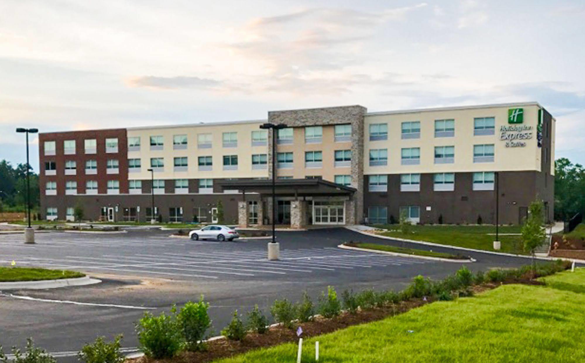 Holiday Inn Express & Suites - Charlotte Ne - University Area By Ihg Bagian luar foto