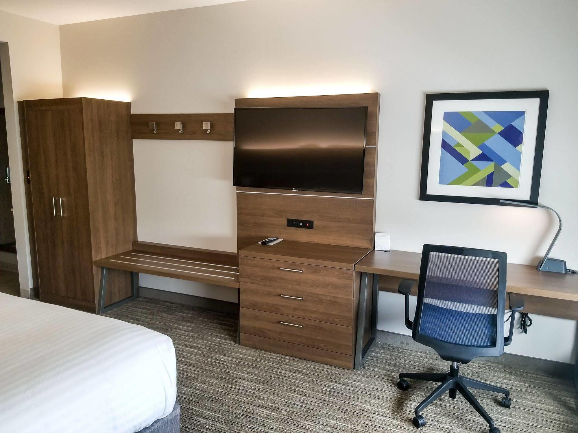 Holiday Inn Express & Suites - Charlotte Ne - University Area By Ihg Bagian luar foto