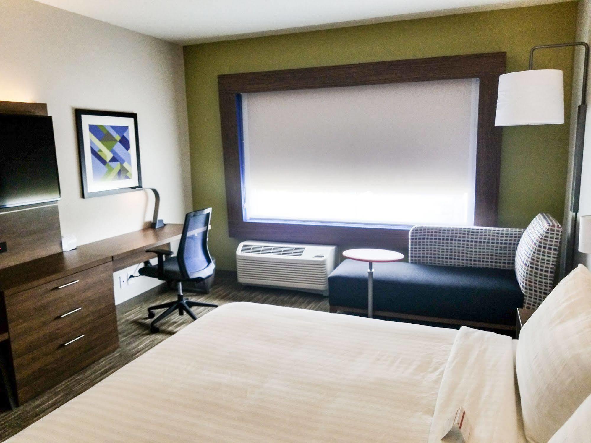 Holiday Inn Express & Suites - Charlotte Ne - University Area By Ihg Bagian luar foto