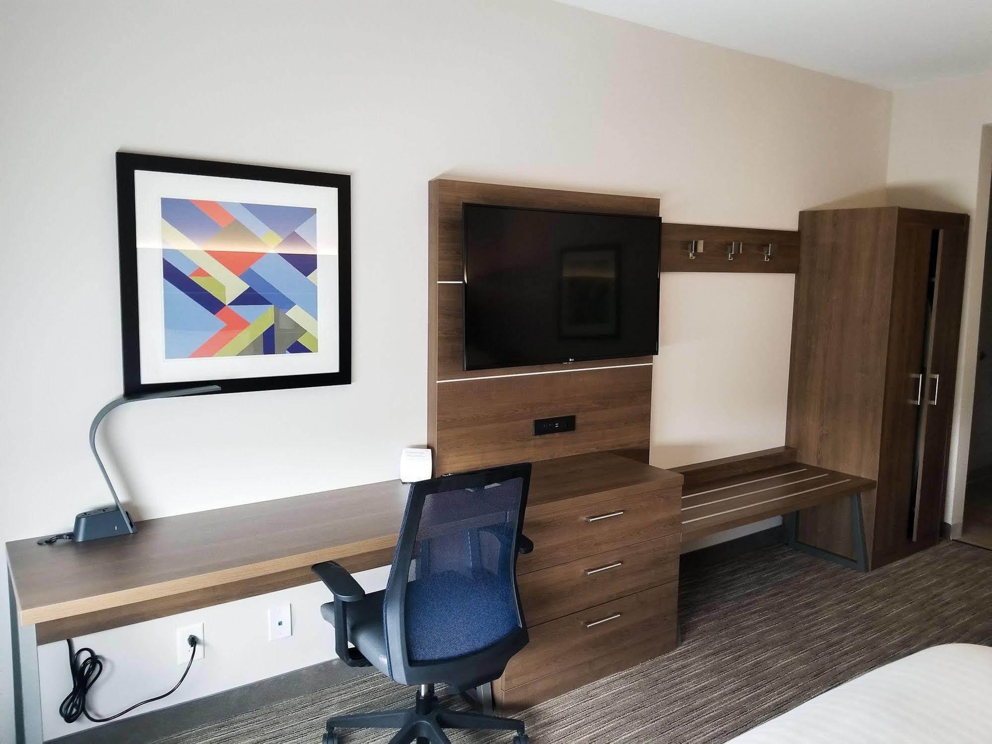 Holiday Inn Express & Suites - Charlotte Ne - University Area By Ihg Bagian luar foto