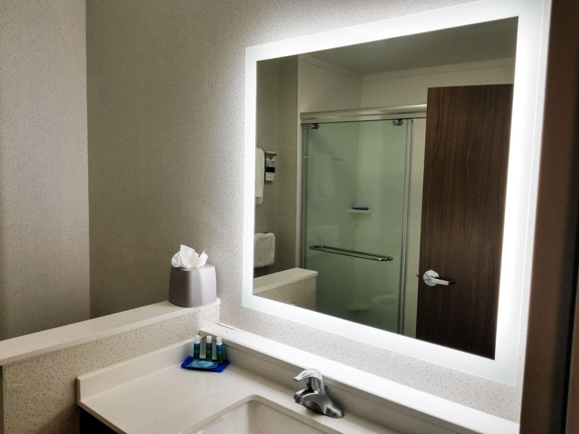 Holiday Inn Express & Suites - Charlotte Ne - University Area By Ihg Bagian luar foto