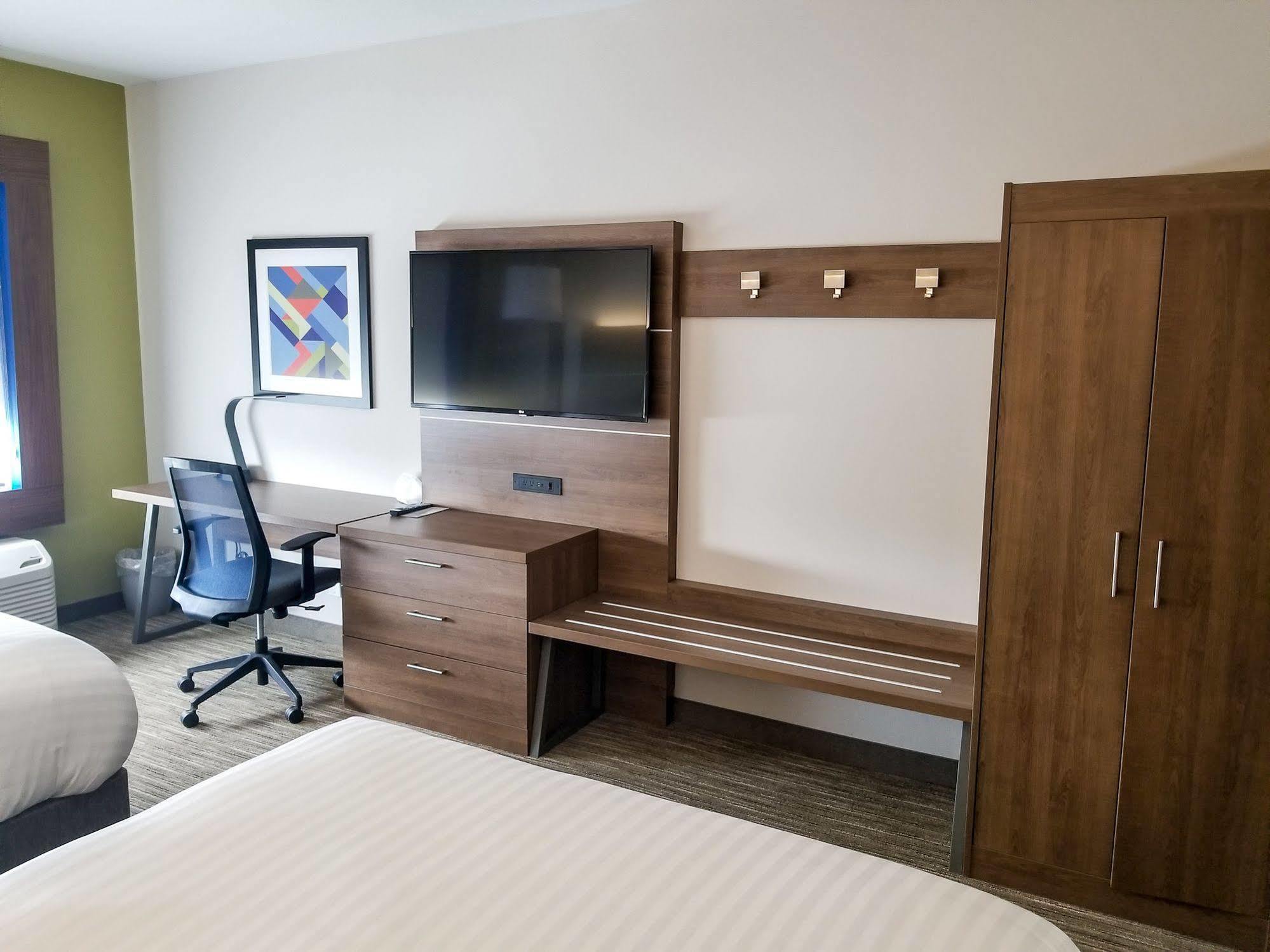Holiday Inn Express & Suites - Charlotte Ne - University Area By Ihg Bagian luar foto