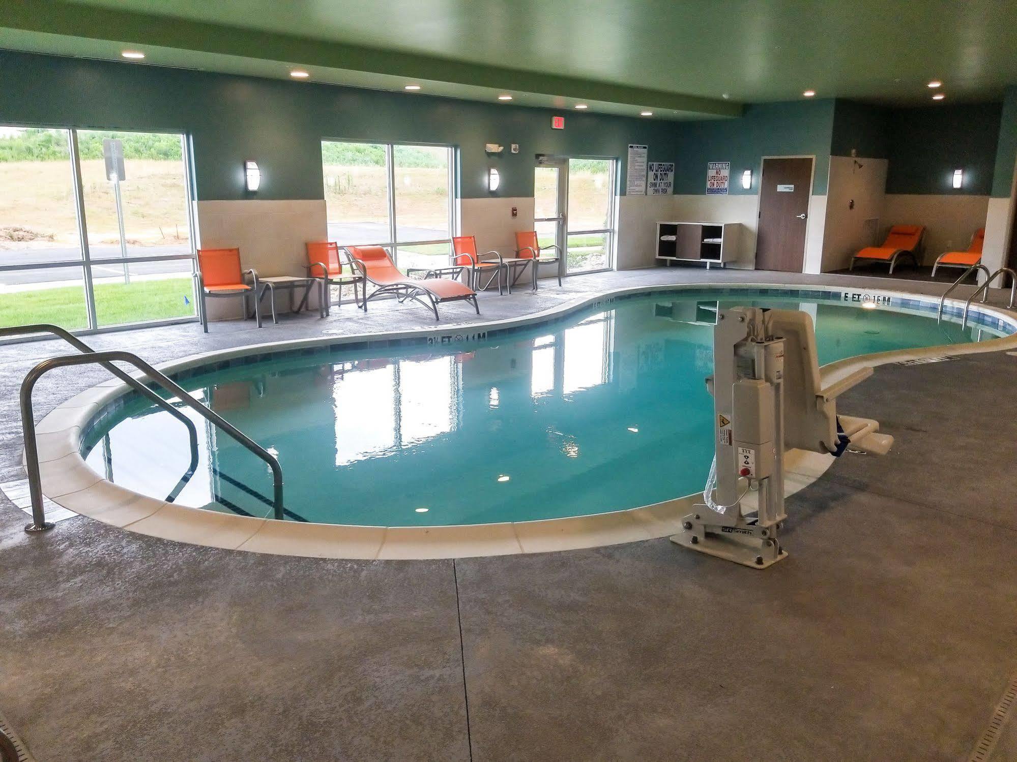 Holiday Inn Express & Suites - Charlotte Ne - University Area By Ihg Bagian luar foto