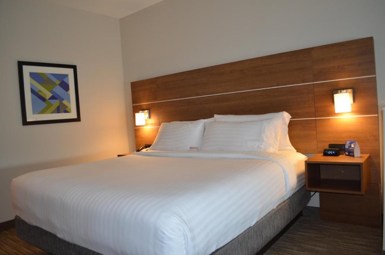 Holiday Inn Express & Suites - Charlotte Ne - University Area By Ihg Bagian luar foto