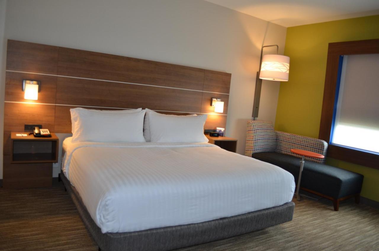 Holiday Inn Express & Suites - Charlotte Ne - University Area By Ihg Bagian luar foto
